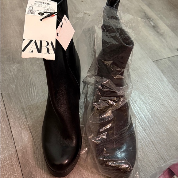Zara Shoes - Zara Elegant Black Heeled Boots
